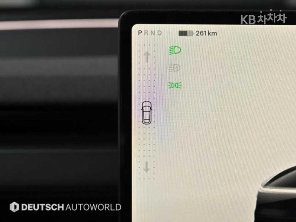 테슬라 Model YRWD Стандартен - 9