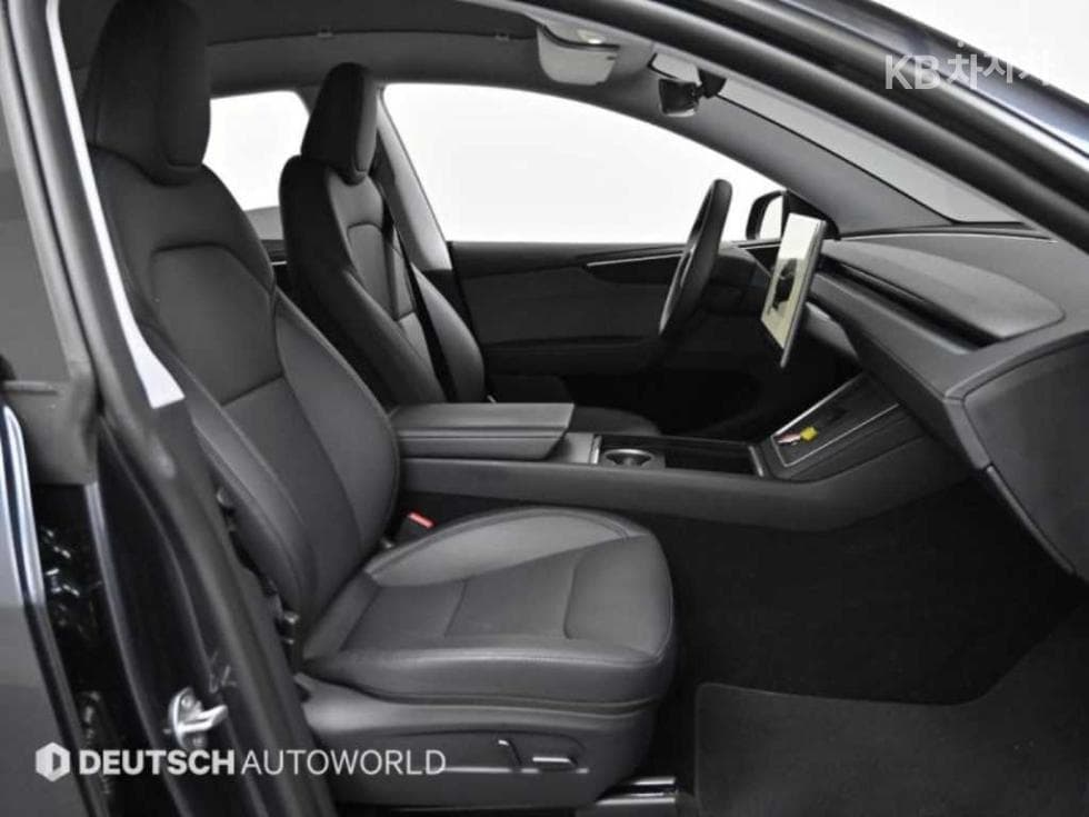 테슬라 Model YRWD Стандартен - 10