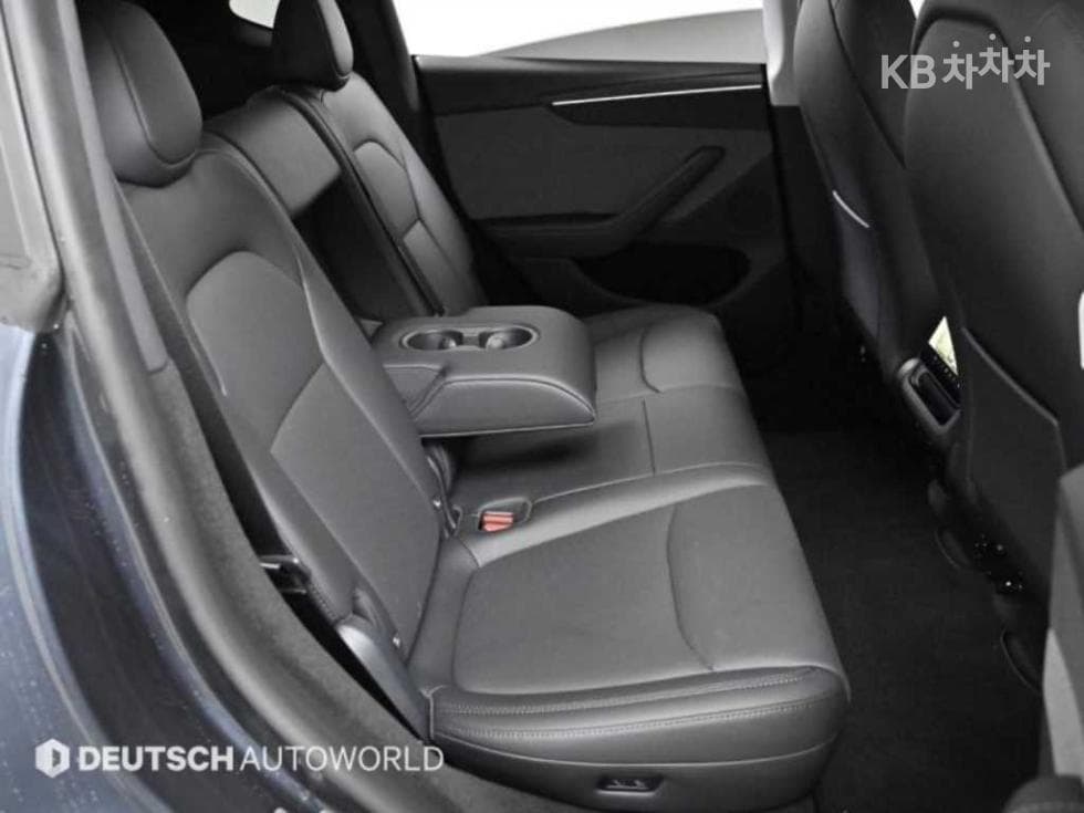 테슬라 Model YRWD Стандартен - 12