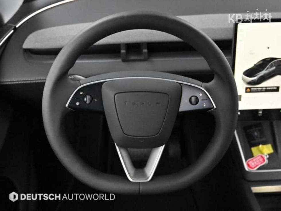 테슬라 Model YRWD Стандартен - 13