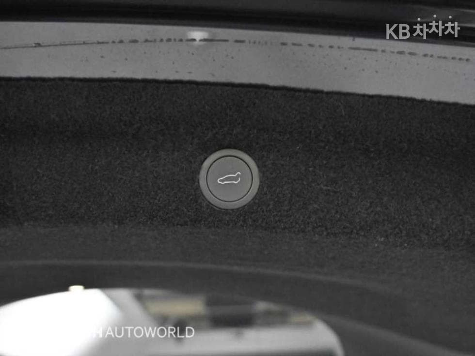 테슬라 Model YRWD Стандартен - 20