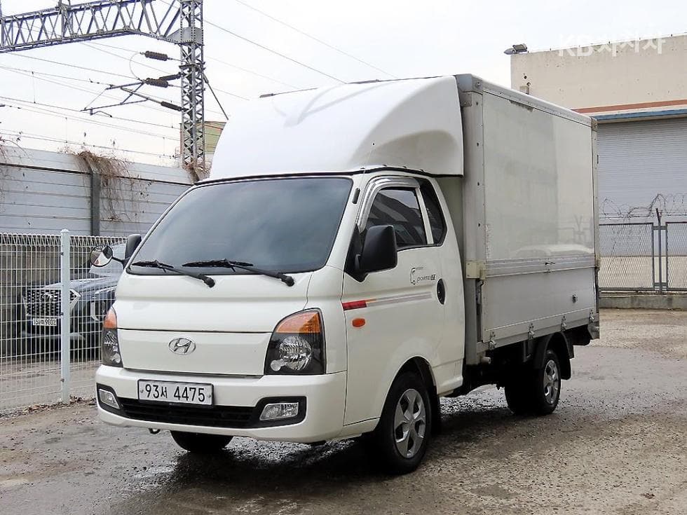 Hyundai Porter 2 Extra Long Super Cab Wing Body Manual식 Smart - Image 1
