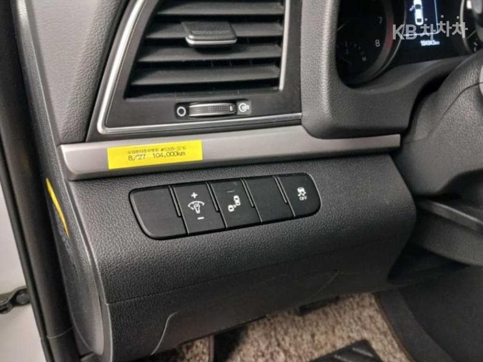 Hyundai Avante (Elantra)AD1.6 GDi Value Plus - 12