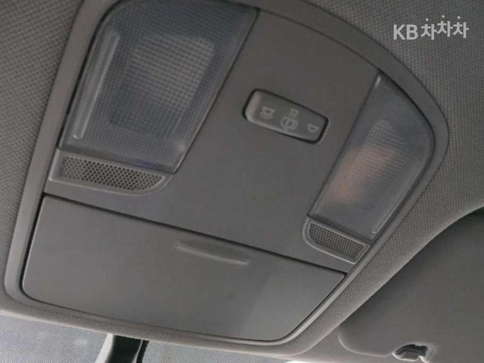 Hyundai Avante (Elantra)AD1.6 GDi Value Plus - 17