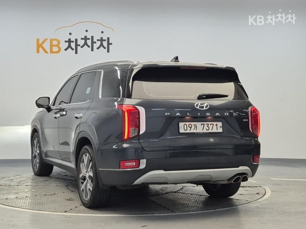 Hyundai Palisade2.2 Diesel 7-seater (Limousine) AWD Prestige - 2