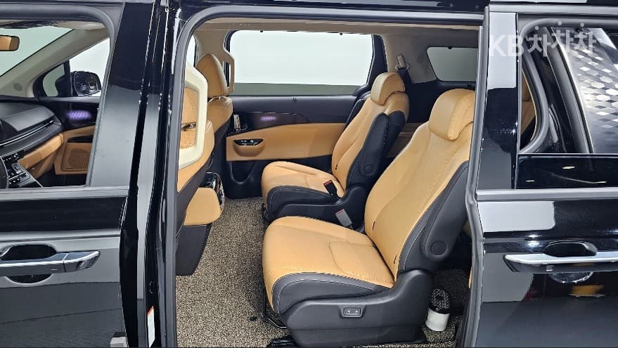 Киа Канивал 4-то поколениеD2.2 9-местен Signature - 11