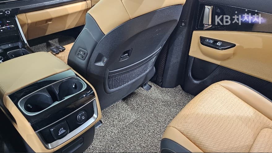 Киа Канивал 4-то поколениеD2.2 9-местен Signature - 19