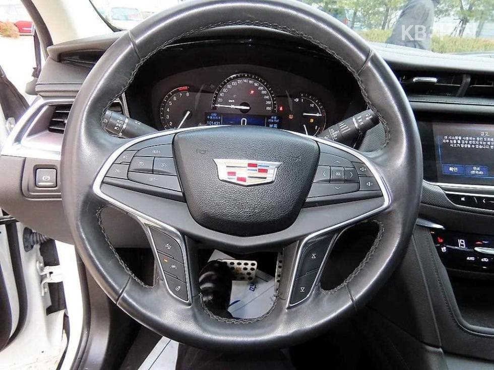 캐딜락 XT53.6 Premium - 8