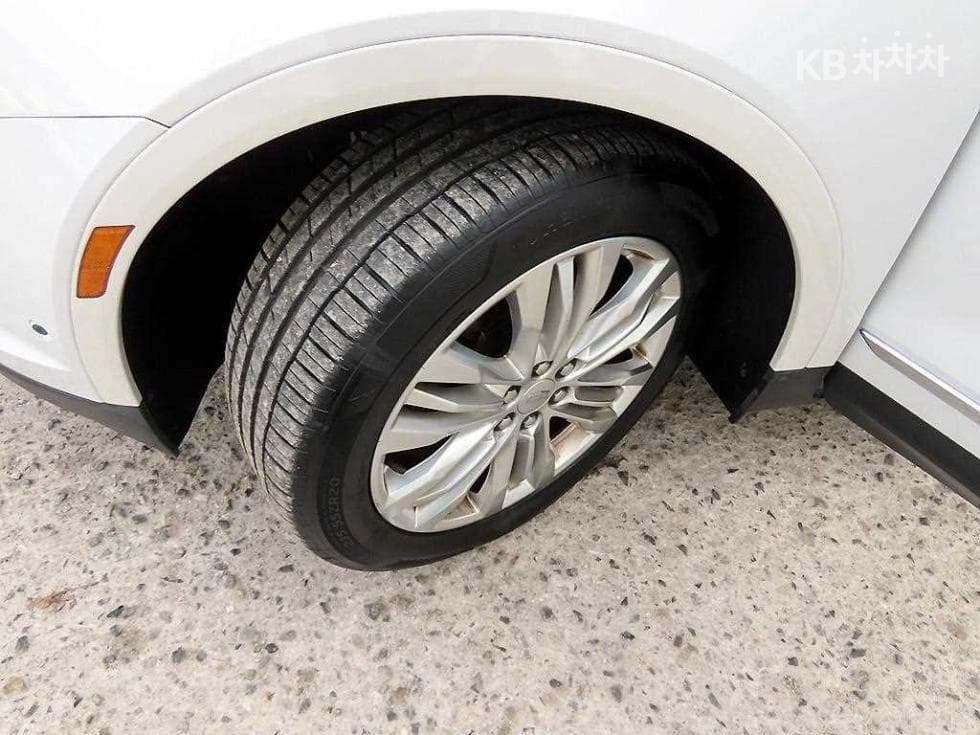 캐딜락 XT53.6 Premium - 20