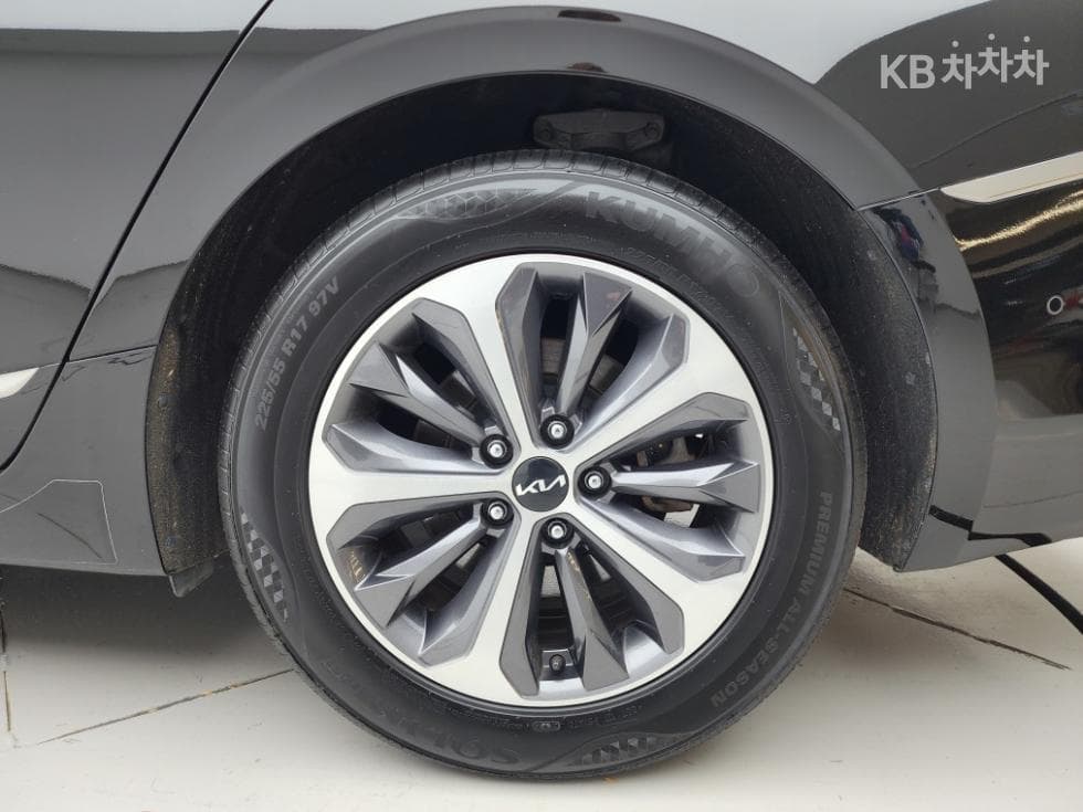 Kia K8 Hybrid1.6 Turbo Noblesse - 26