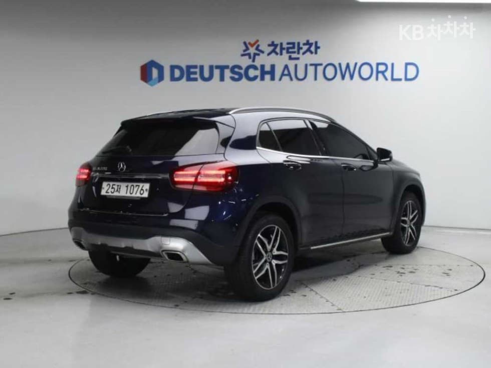 Mercedes-Benz GLA X156GLA220 Стандартен - 2