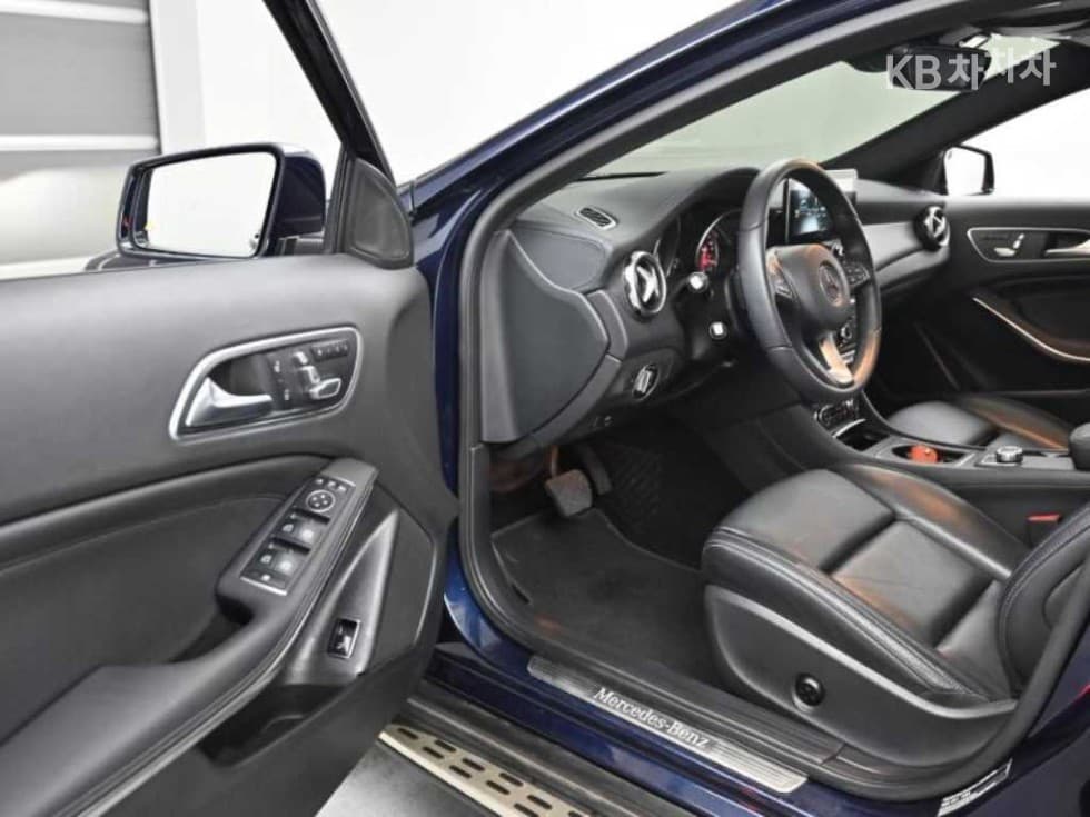 Mercedes-Benz GLA X156GLA220 Стандартен - 11