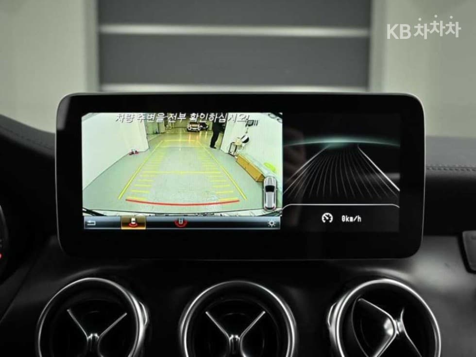 Mercedes-Benz GLA X156GLA220 Стандартен - 15