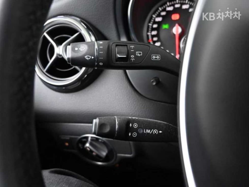 Mercedes-Benz GLA X156GLA220 Стандартен - 16