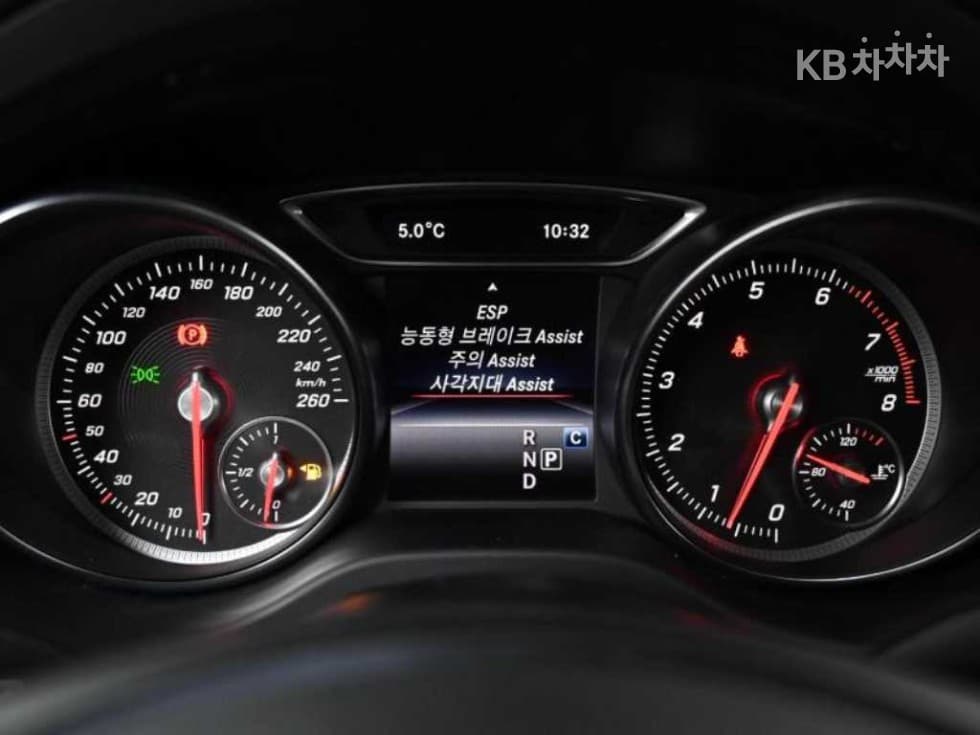 Mercedes-Benz GLA X156GLA220 Стандартен - 17