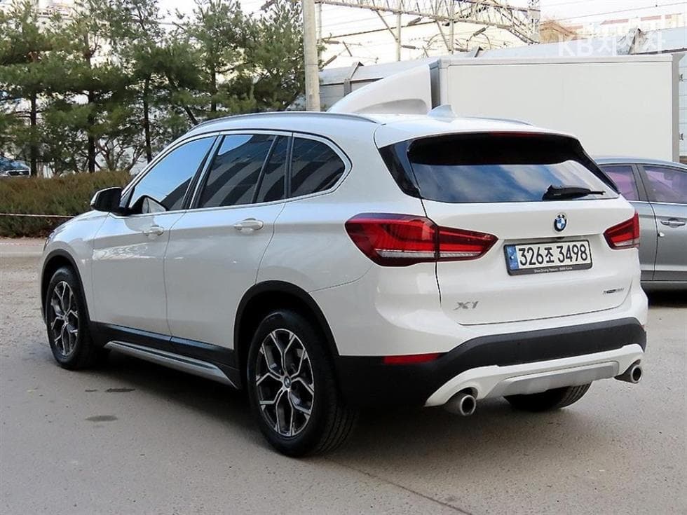 BMW X1 (F48)xDrive 20i xLine - 3
