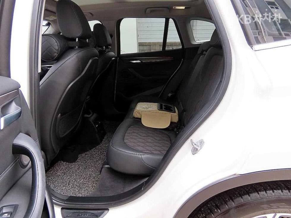 BMW X1 (F48)xDrive 20i xLine - 6