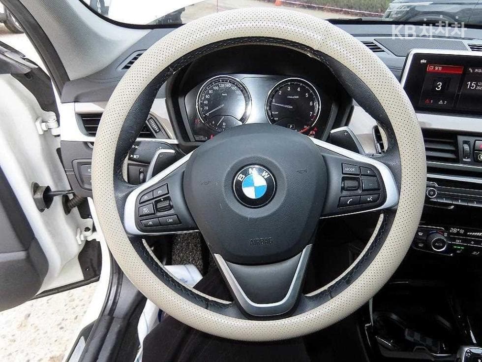 BMW X1 (F48)xDrive 20i xLine - 8