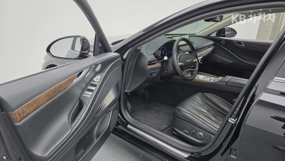 Genesis ELECTRIFIED G80EV Standard - 14