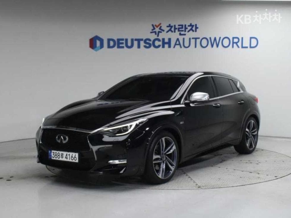 Seater피니티 Q30 2.0t Premium - Image 1