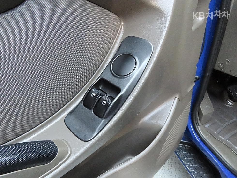 Хюндай Porter 2Удължено междуосие Двойна Кабина CRDi Smart - 12