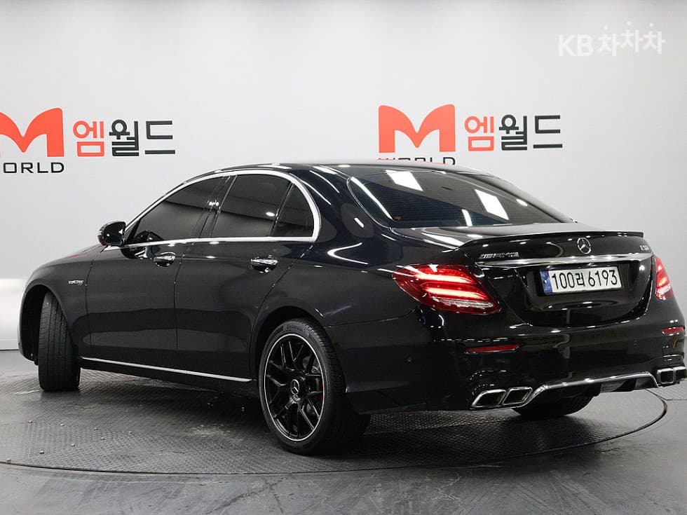 Mercedes-Benz E-Клас (W213)E300 4Matic Avantgarde - 3