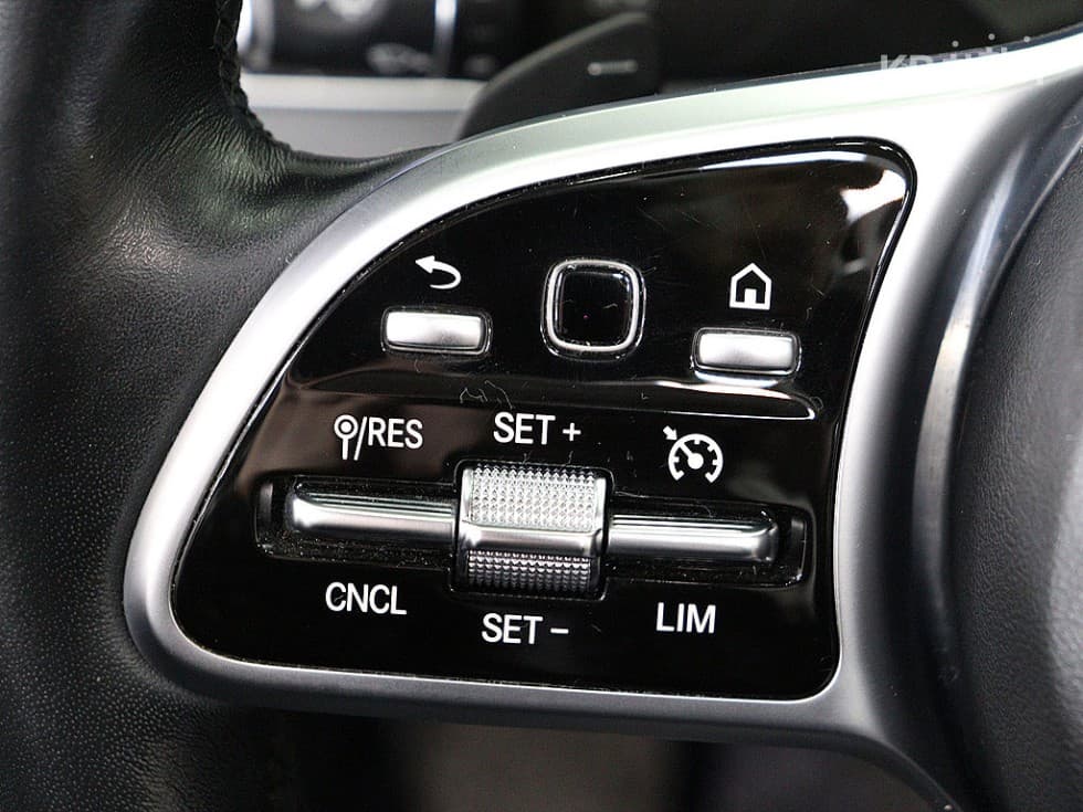 Mercedes-Benz E-Клас (W213)E300 4Matic Avantgarde - 9