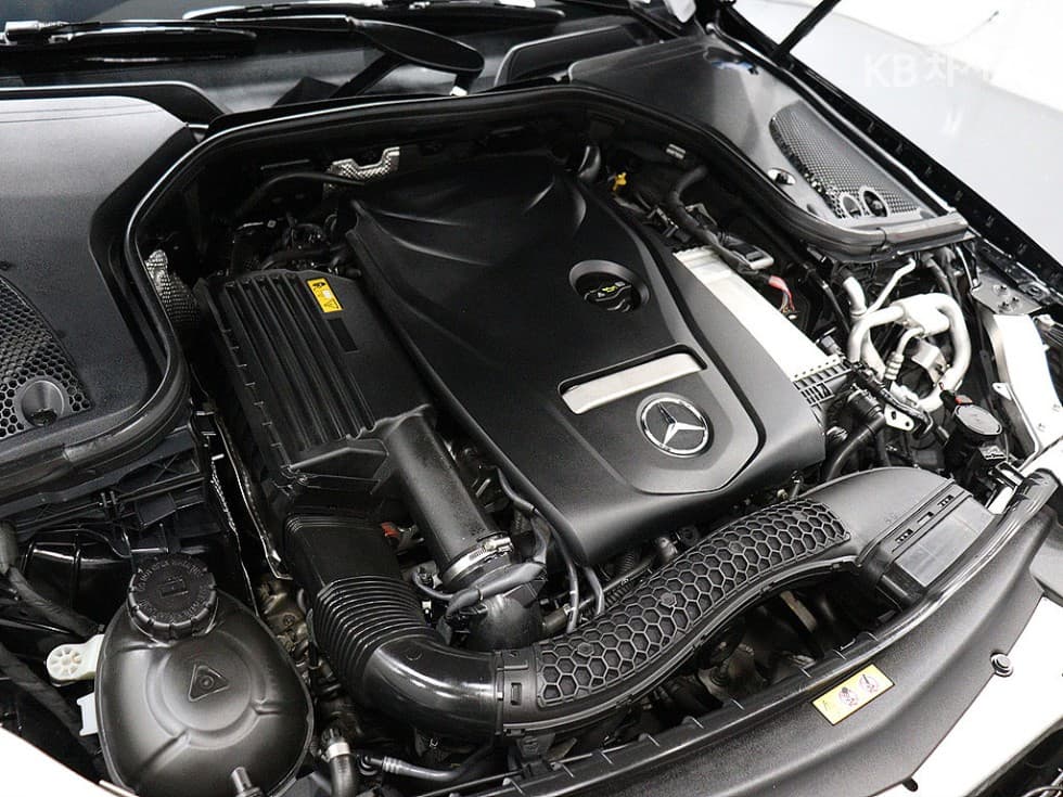 Mercedes-Benz E-Клас (W213)E300 4Matic Avantgarde - 19