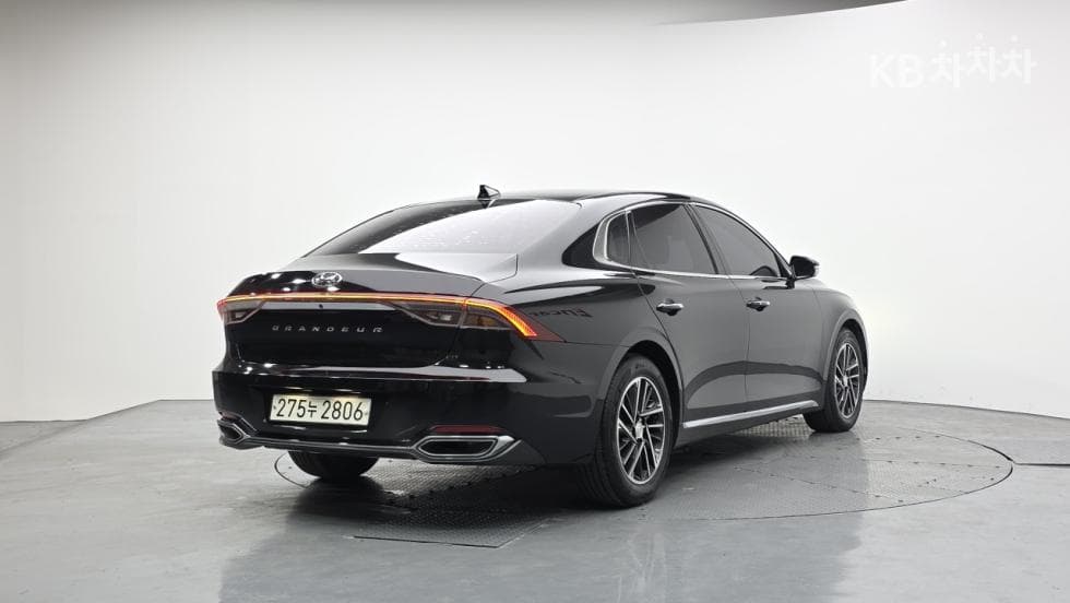 Hyundai The New (facelift) Grandeur (Azera)2.5 Premium 초이스 - 4