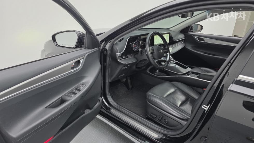 Hyundai The New (facelift) Grandeur (Azera)2.5 Premium 초이스 - 7