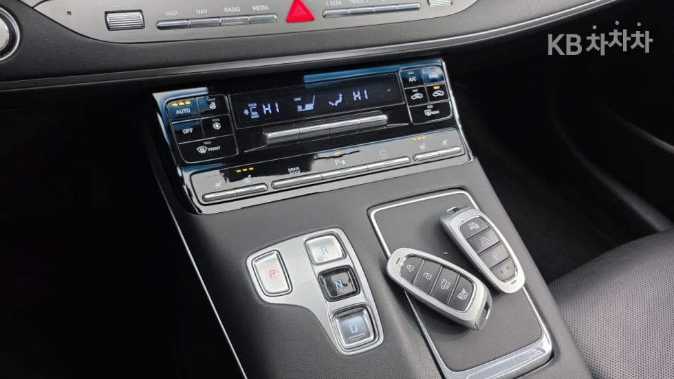 Hyundai The New (facelift) Grandeur (Azera)2.5 Premium 초이스 - 13
