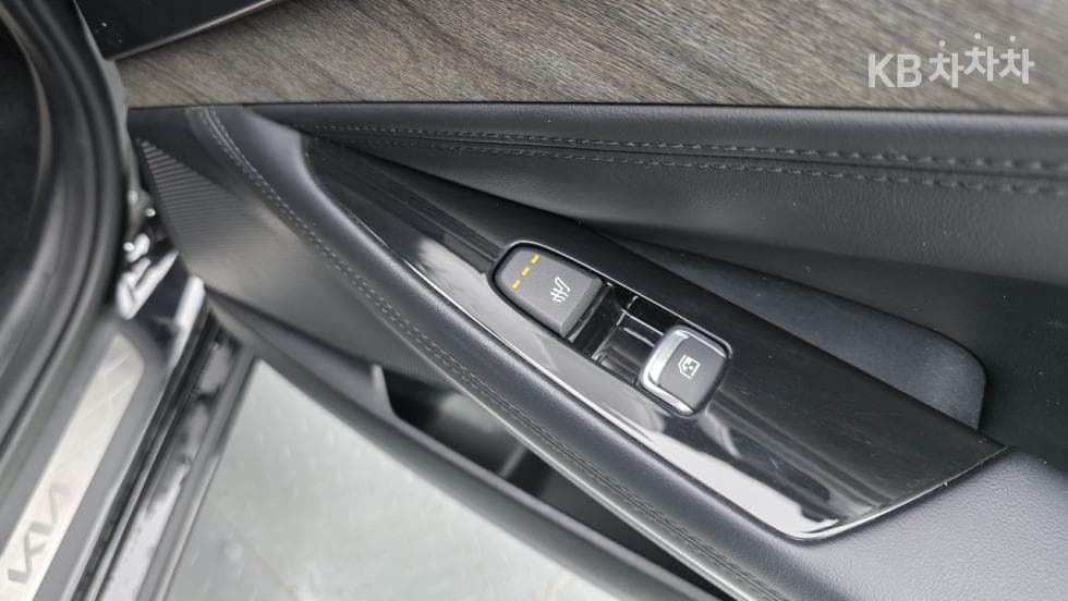 Hyundai The New (facelift) Grandeur (Azera)2.5 Premium 초이스 - 16