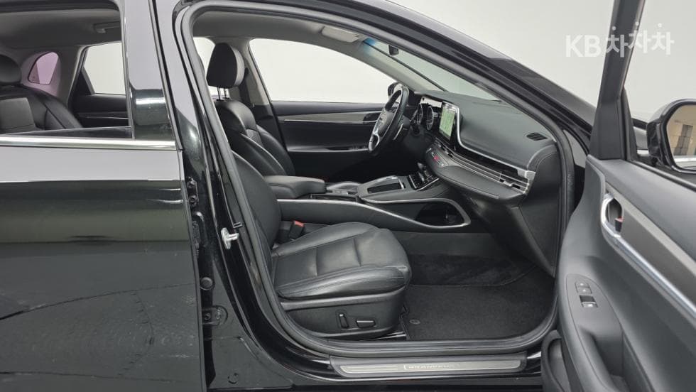 Hyundai The New (facelift) Grandeur (Azera)2.5 Premium 초이스 - 19