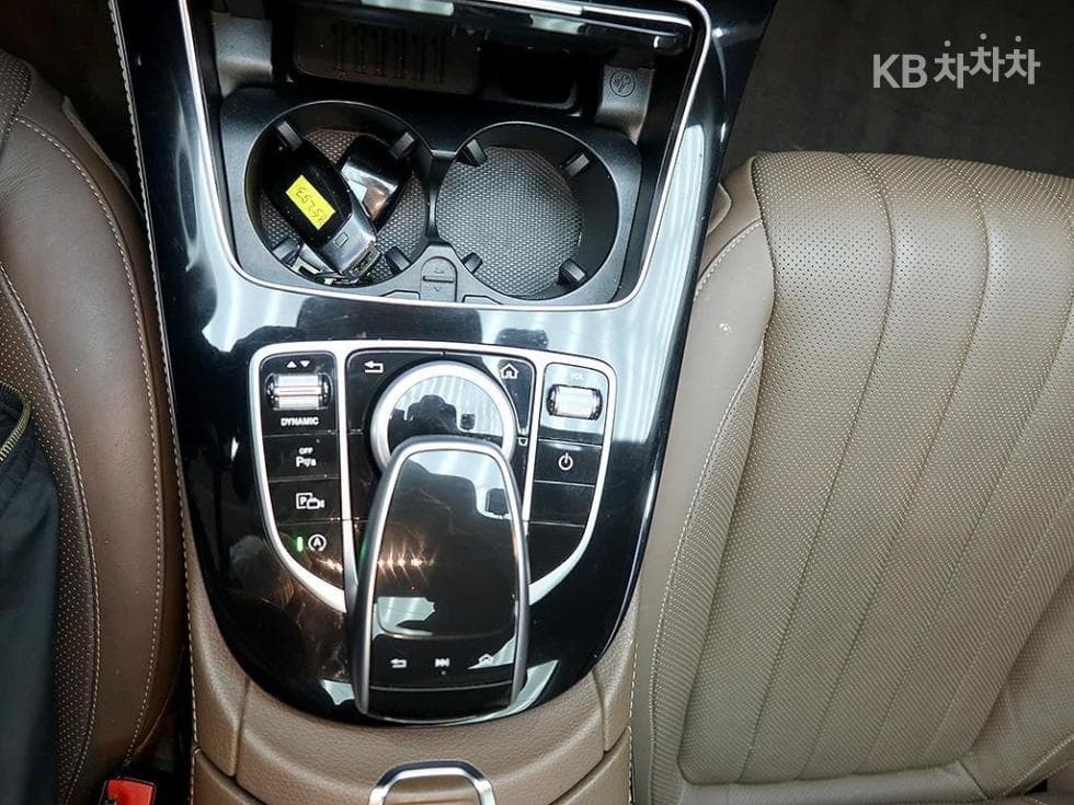 Mercedes-Benz E-Class (W213)E300 4Matic Exclusive - 15