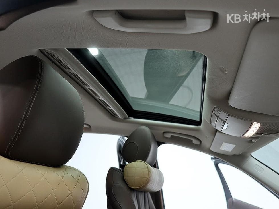 Mercedes-Benz E-Class (W213)E300 4Matic Exclusive - 16