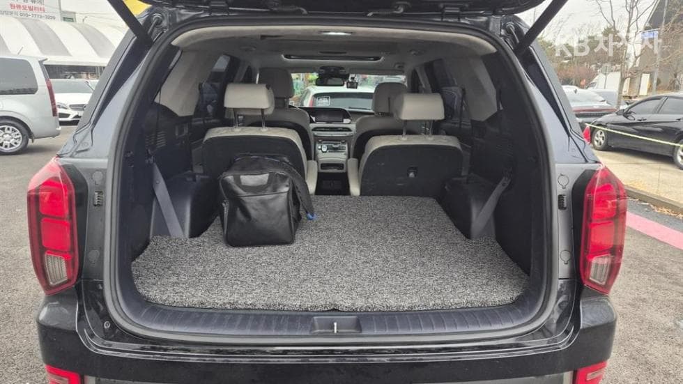 Hyundai Palisade3.8 Gasoline 7-seater (Limousine) AWD Prestige - 16