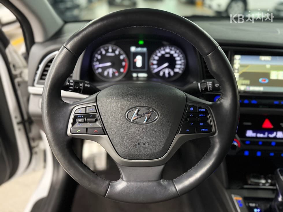 Hyundai Avante (Elantra)AD1.6 GDi Premium - 14