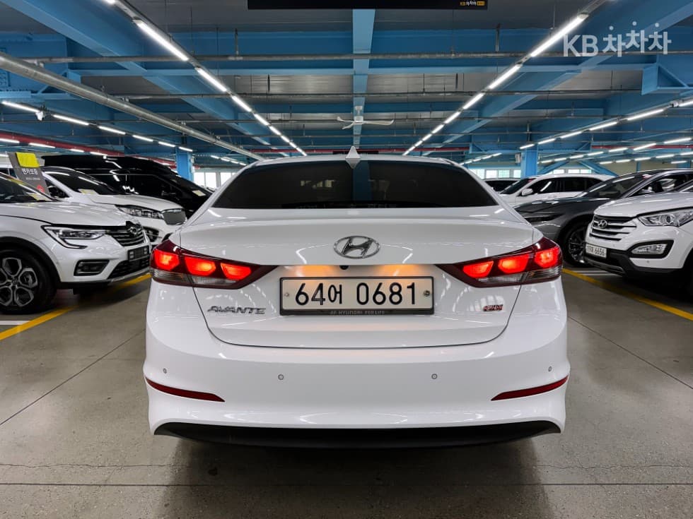 Hyundai Avante (Elantra)AD1.6 GDi Premium - 3
