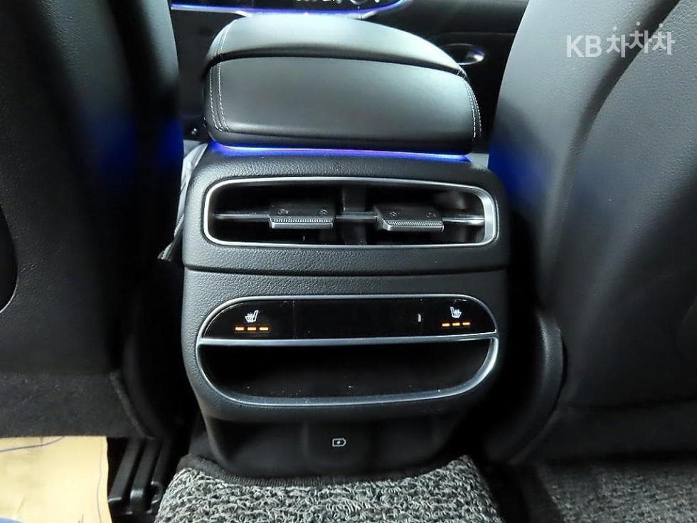 Genesis GV70Gasoline 2.5T AWD - 13
