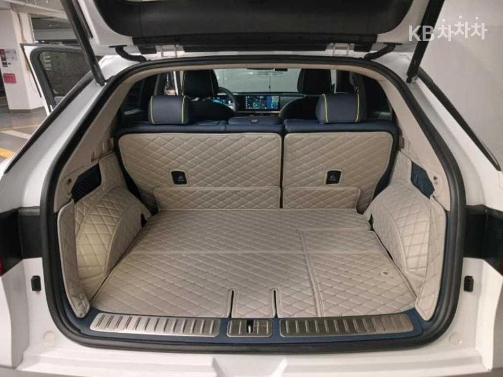 Genesis GV60퍼포먼스 AWD Standard - 17