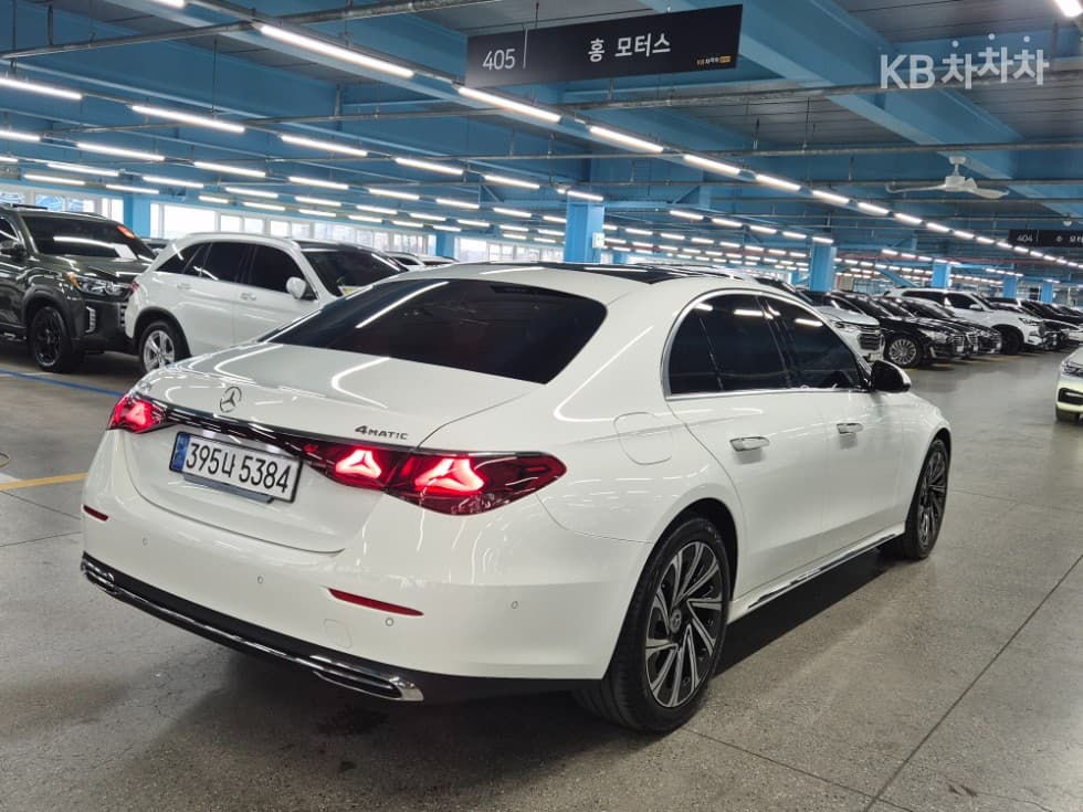 Mercedes-Benz E-클래스 (W214)E300 4MATIC AMG Line - 4
