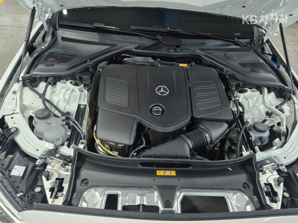 Mercedes-Benz E-클래스 (W214)E300 4MATIC AMG Line - 6