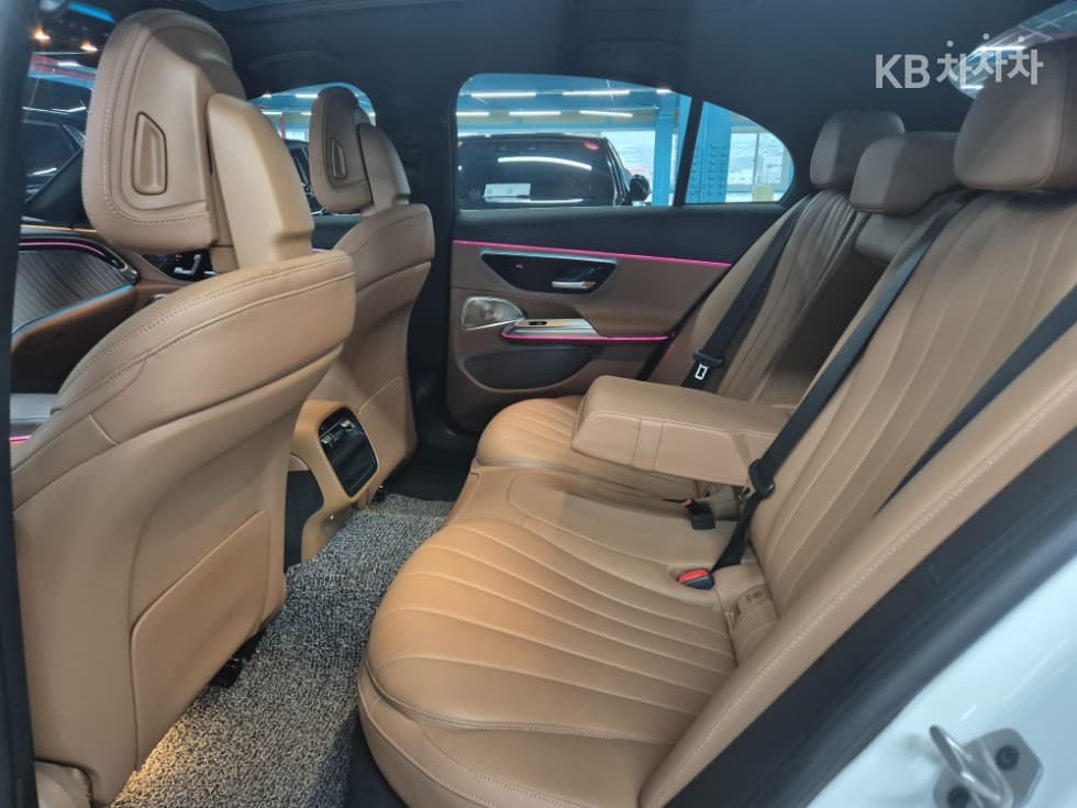 Mercedes-Benz E-클래스 (W214)E300 4MATIC AMG Line - 20