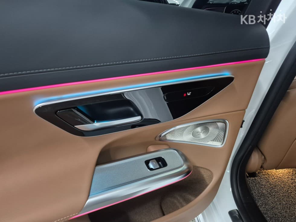 Mercedes-Benz E-클래스 (W214)E300 4MATIC AMG Line - 21