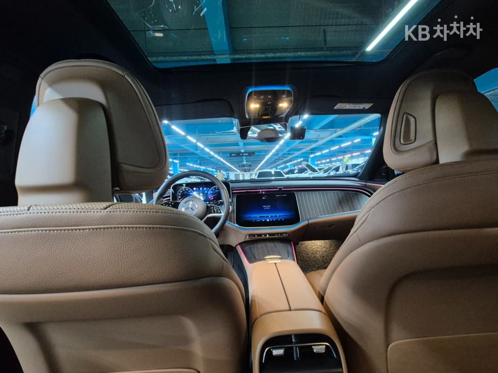 Mercedes-Benz E-클래스 (W214)E300 4MATIC AMG Line - 22