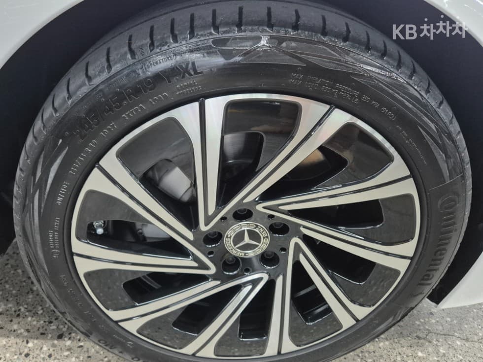 Mercedes-Benz E-클래스 (W214)E300 4MATIC AMG Line - 24