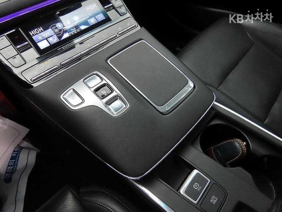 Хюндай The New (фейслифт) Grandeur (Azera) Хибрид2.4 Premium 초이스 - 10