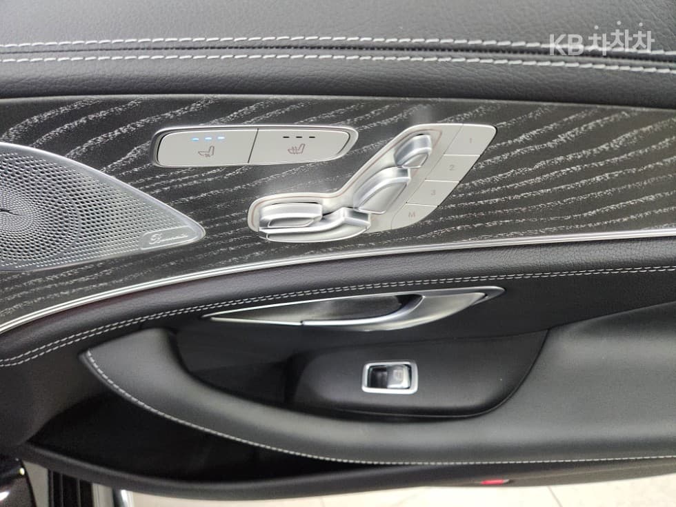 Mercedes-Benz AMG GTGT 4door 43 4MATIC+ Стандартен - 23