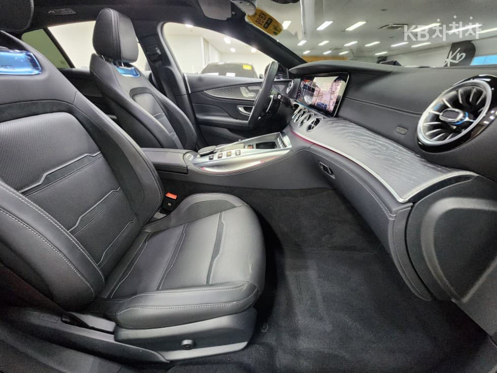 Mercedes-Benz AMG GTGT 4door 43 4MATIC+ Стандартен - 24