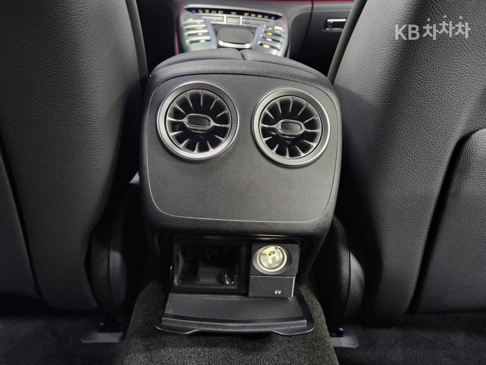 Mercedes-Benz AMG GTGT 4door 43 4MATIC+ Стандартен - 26